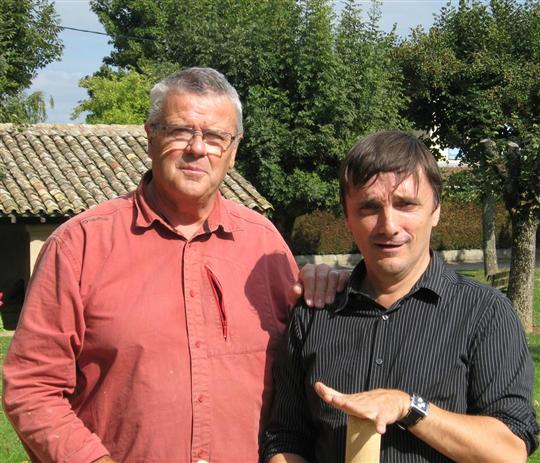 Pierre Aucaigne et Jean Guy, président de Rencontres et Loisirs. Photo M. P. (CLP)